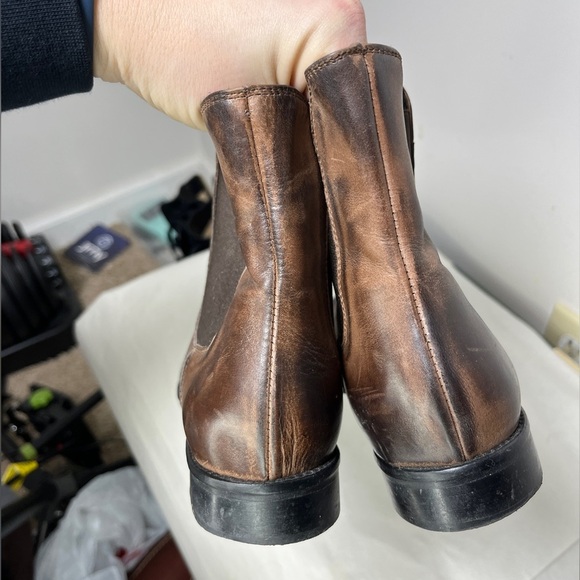 Vera Gomma Italian Leather Brogue Style Laser Cut Pull On Booties EU 38 - Picture 5 of 9